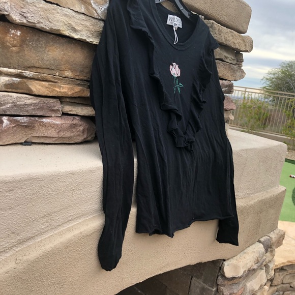 Wild fox women black ruffle T-shirt Size Small - Picture 6 of 16